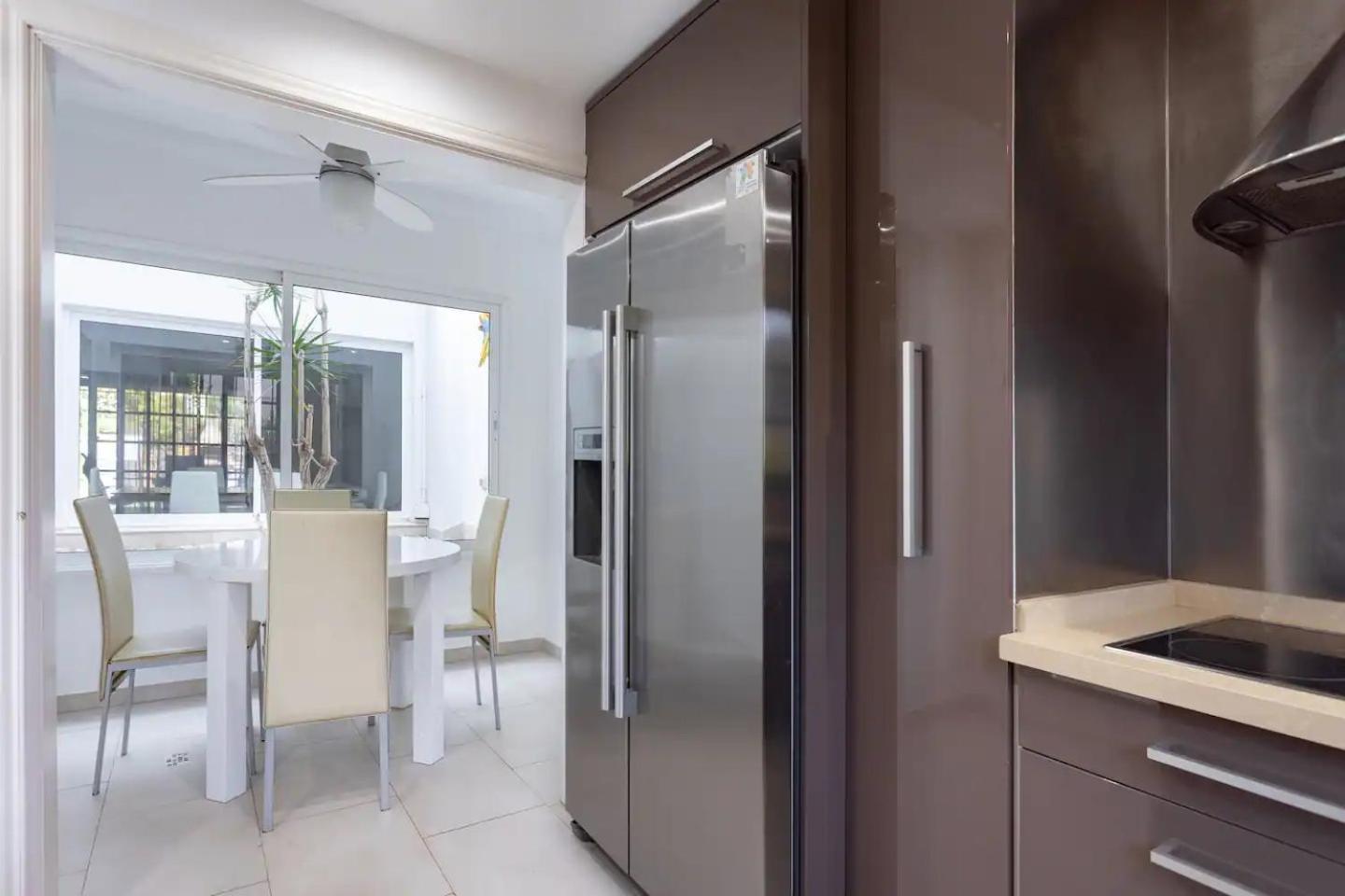 Classbnb - Luxury Townhouse 300M From Playa Del Duque أذيخي المظهر الخارجي الصورة