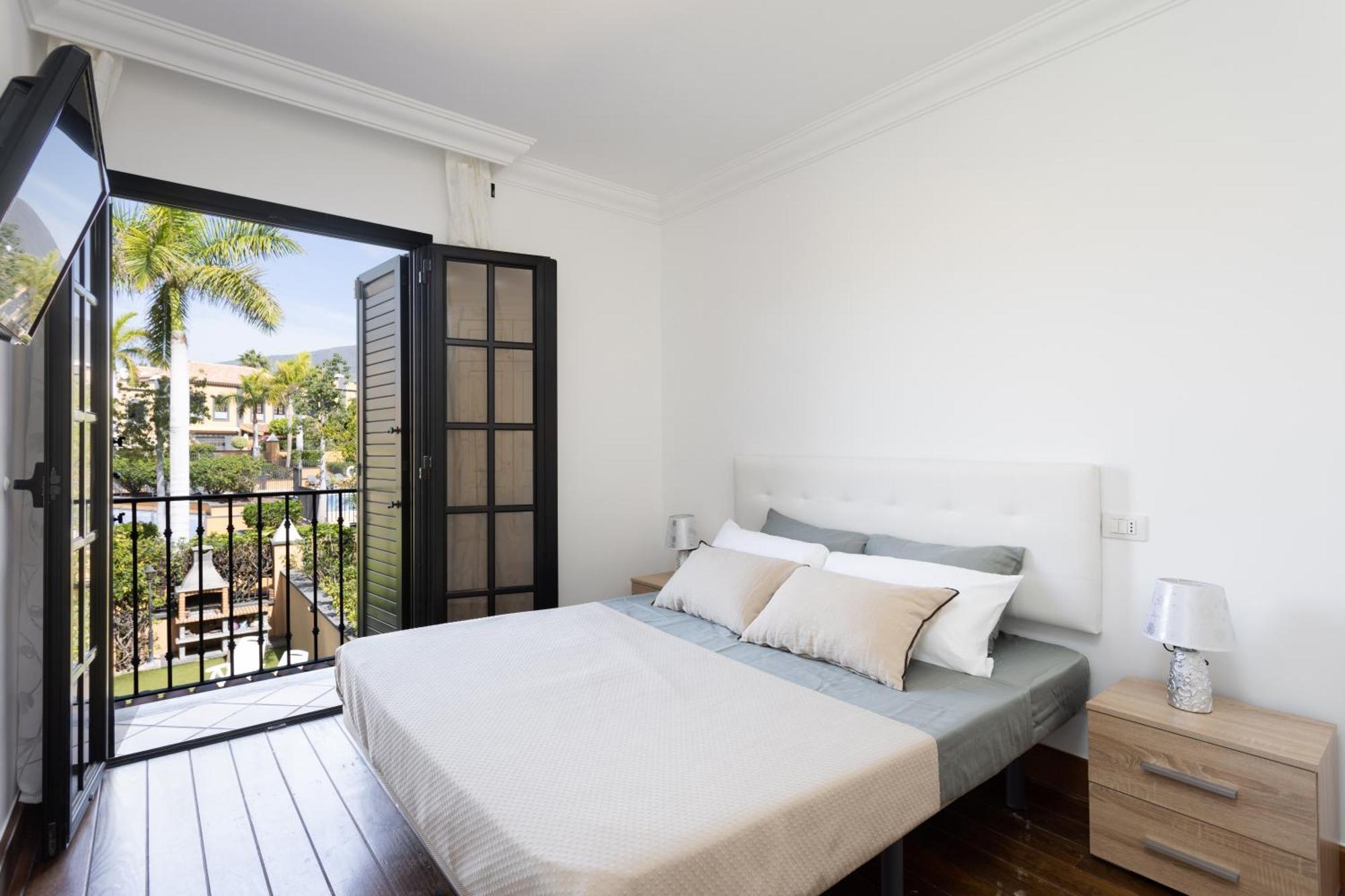 Classbnb - Luxury Townhouse 300M From Playa Del Duque أذيخي المظهر الخارجي الصورة