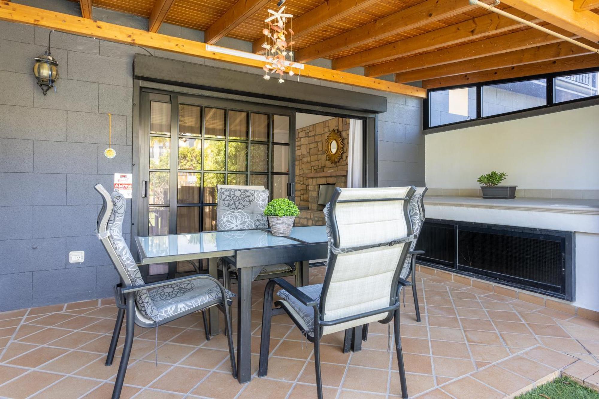 Classbnb - Luxury Townhouse 300M From Playa Del Duque أذيخي المظهر الخارجي الصورة